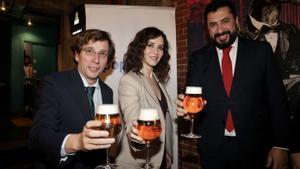 Isabel Díaz Ayuso y José Luis Martínez Almeida ayer juntos en cena navidad PP San Blas-Canillejas.