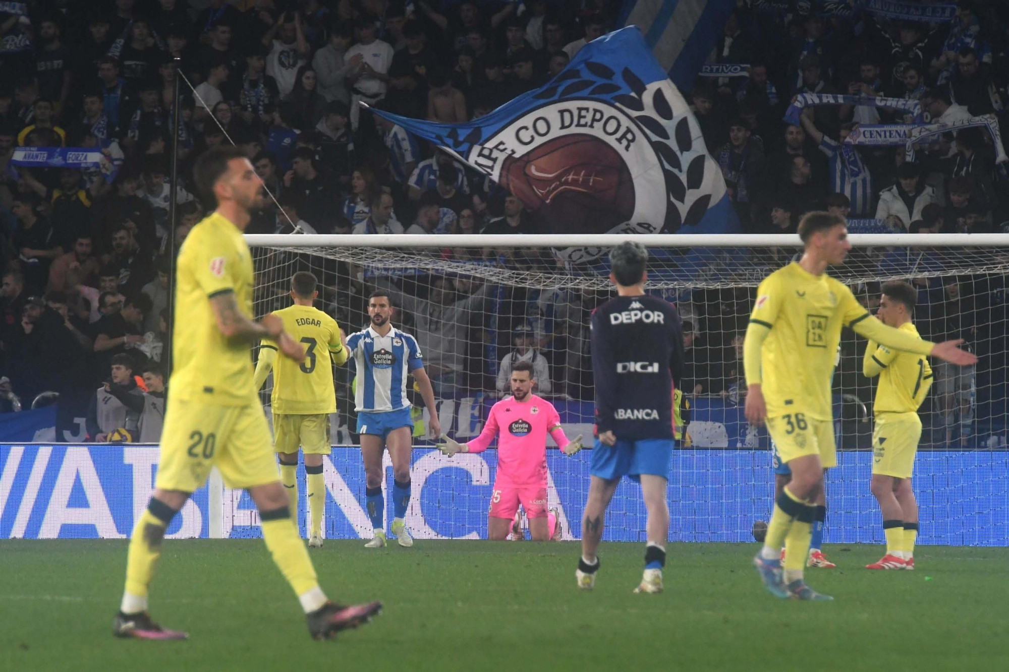 El Deportivo doblega al Almería en Riazor (3-1)