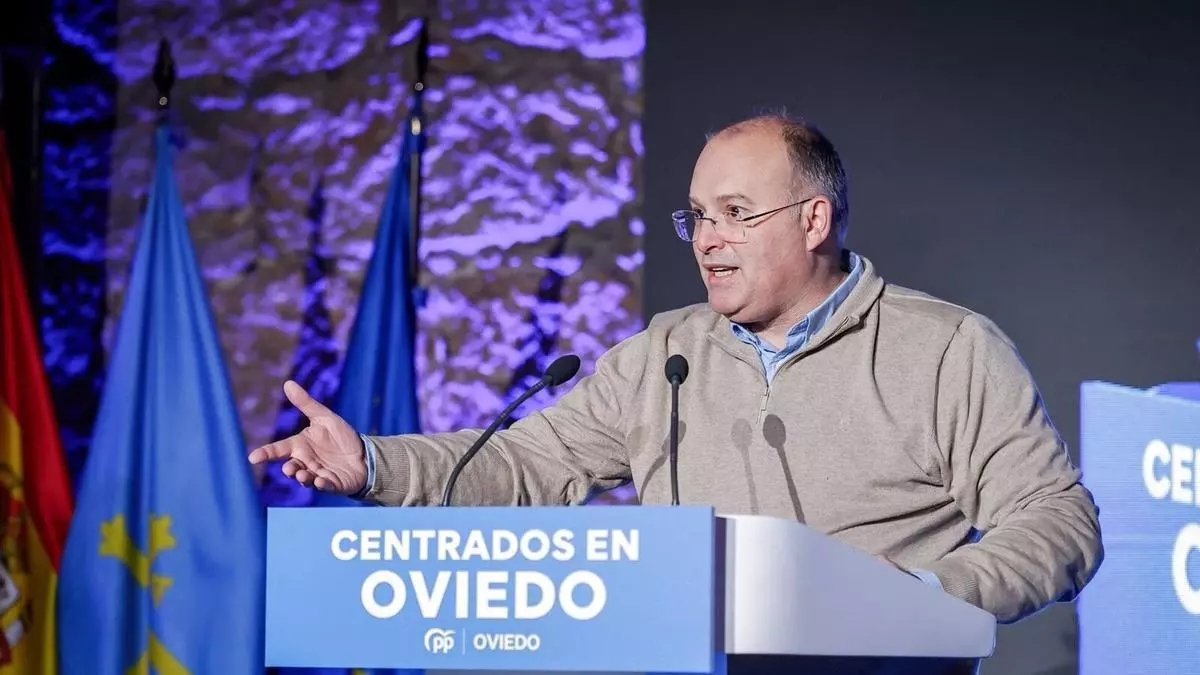 Tellado llama "sinvergüenza" a Marlaska por "revictimizar" a la denunciante del exDAO