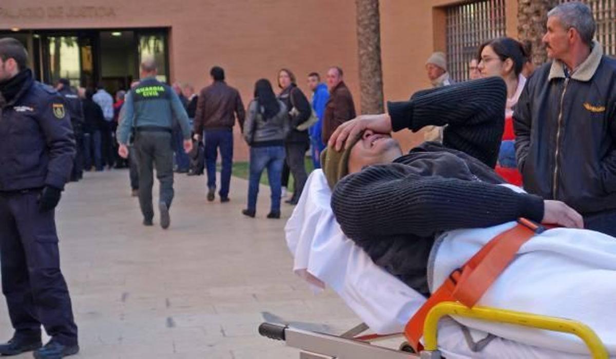 El colapso para pedir cita en el Registro Civil acaba con un herido e intervención policial