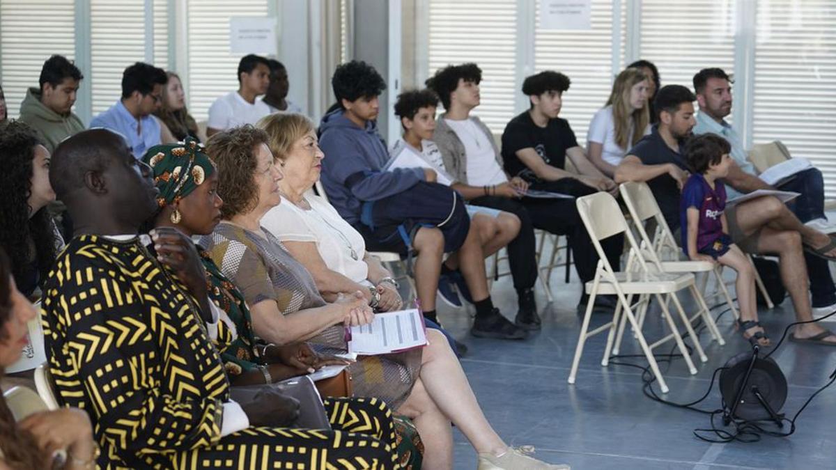 La conferència celebrada a l’institut de Santa Eugènia.  | MARC MARTÍ