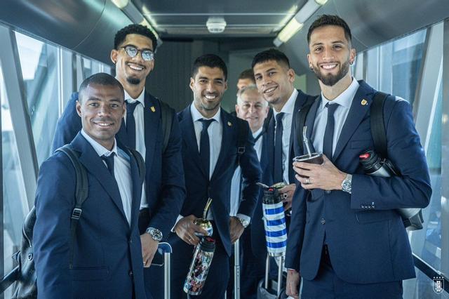 Ronald Araújo en grupo