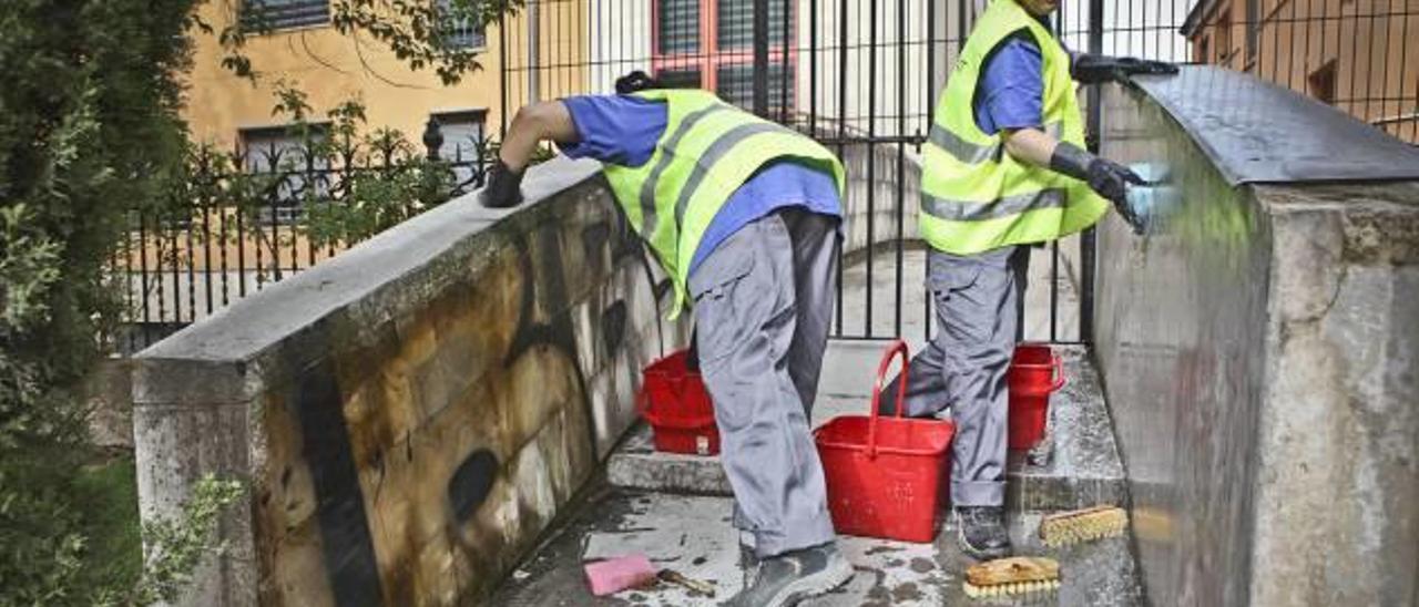 Alcoy declara la guerra a los grafitis