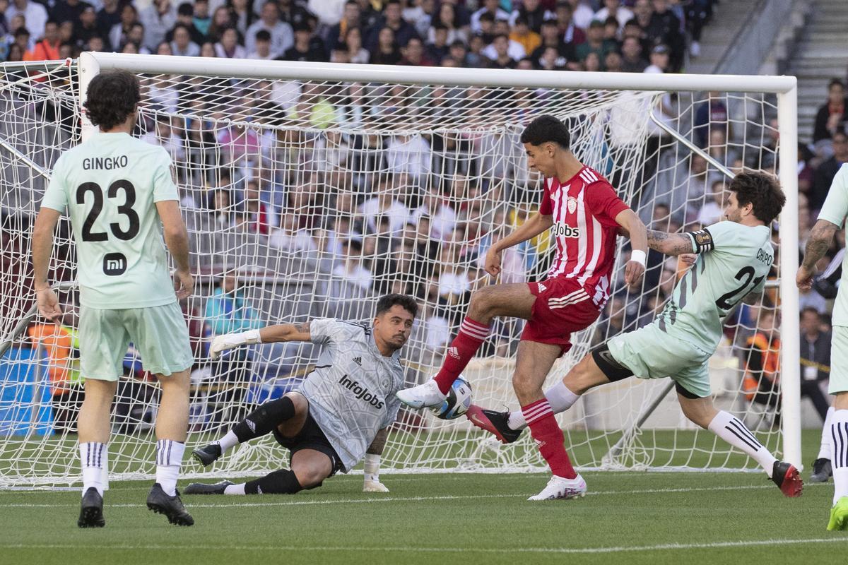 Aniquiladores and Troncos’s players in action during a Kings League soccer match final event, a seven-a-side football league established in 2022 by former soccer player Gerard Pique in association with other notable football personalities and internet streamers, held a Camp Nou stadium in Barcelona, Spain, 26 March 2023. EFE/ Marta Perez