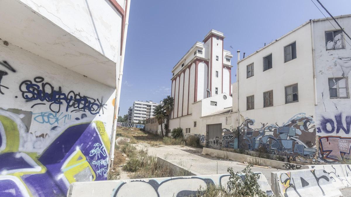 El Ayuntamiento opta por un plan para renovar el entorno de las harineras en Benalúa Sur que no fue el más votado por los alicantinos