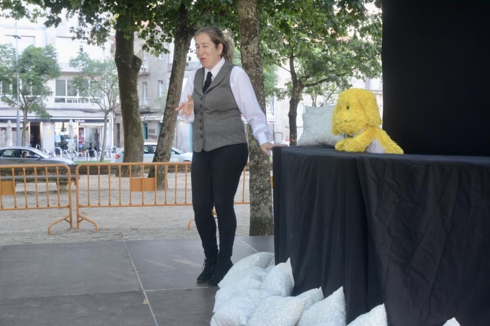 Los niños disfrutran de su espacio de teatro, música y magia en las fiestas de Pontevedra