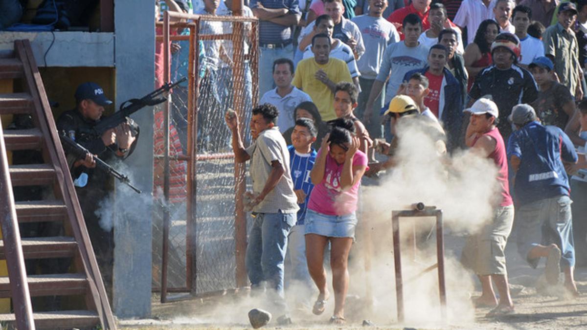 Casi 300 personas mueren en un incendio en una cárcel de Honduras