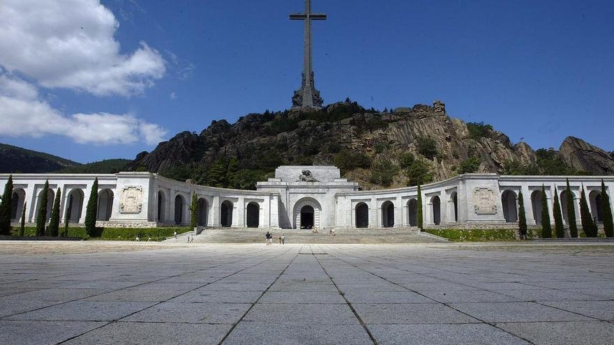 Familiares de las víctimas enterradas en Cuelgamuros expresan al Gobierno inquietud por las exhumaciones tras el 23J