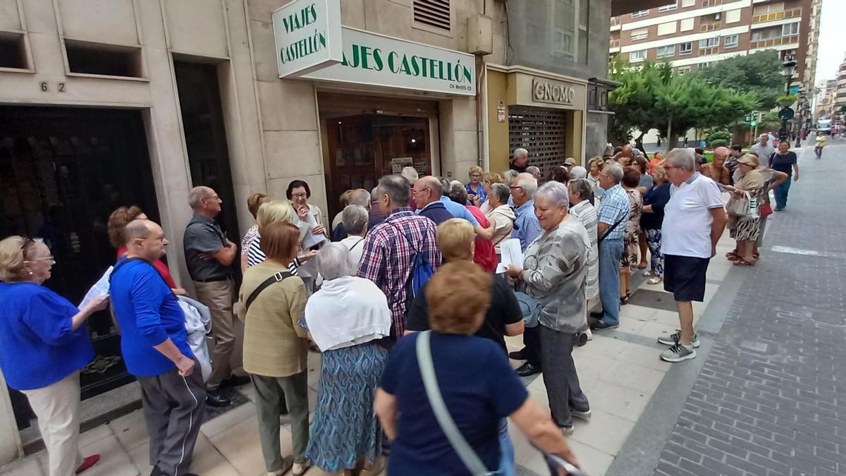 Multitudinarias colas para reservar un viaje del Imserso en Castellón
