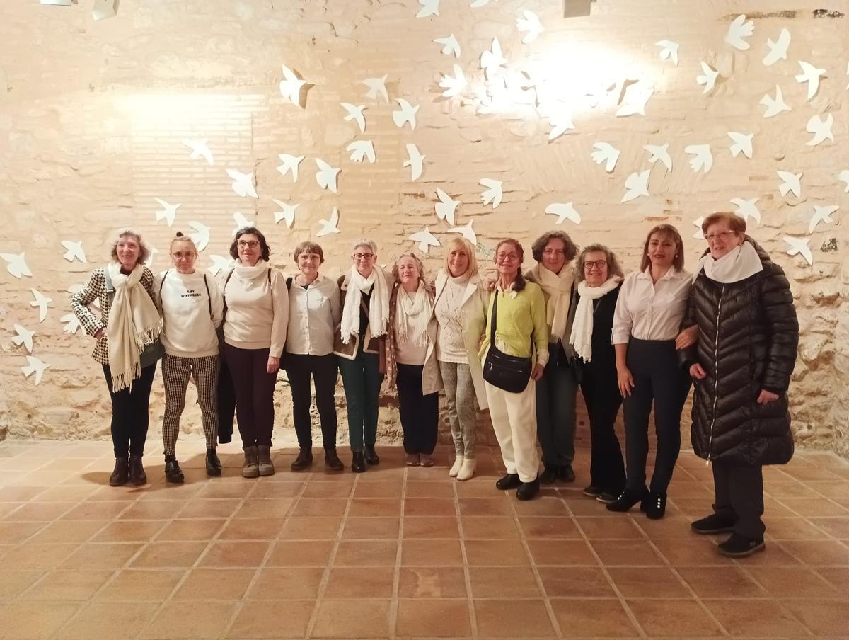 Integrantes de La Tira de la Dones, en la exposición.