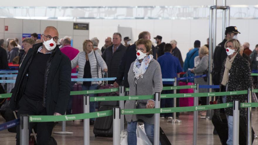 El aeropuerto de Alicante-Elche, ayer