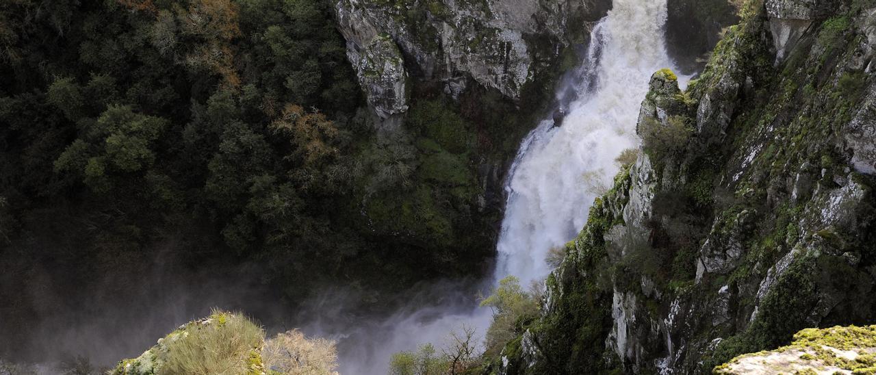 La catarata del río Toxa, vista desde el mirador.