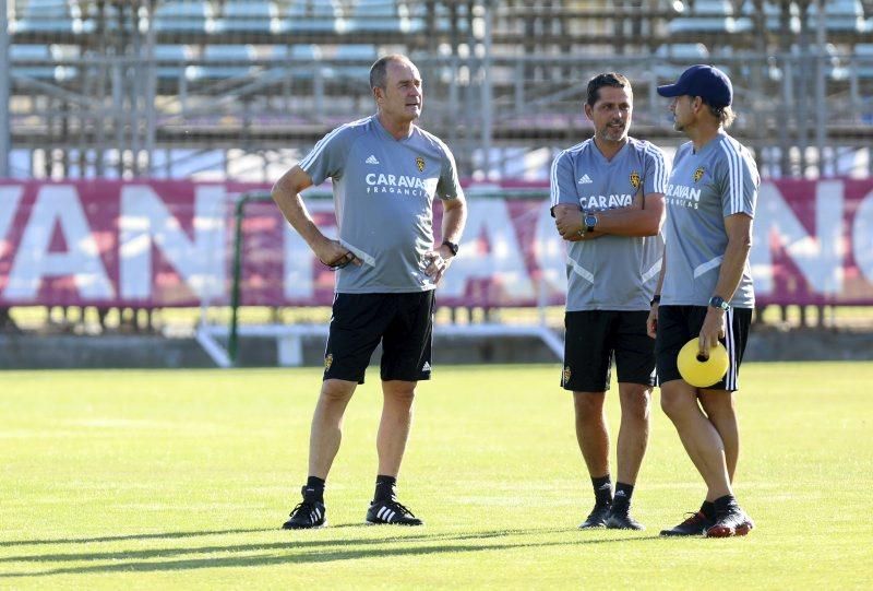 Entrenamiento del Real Zaragoza previo al partido de mañana