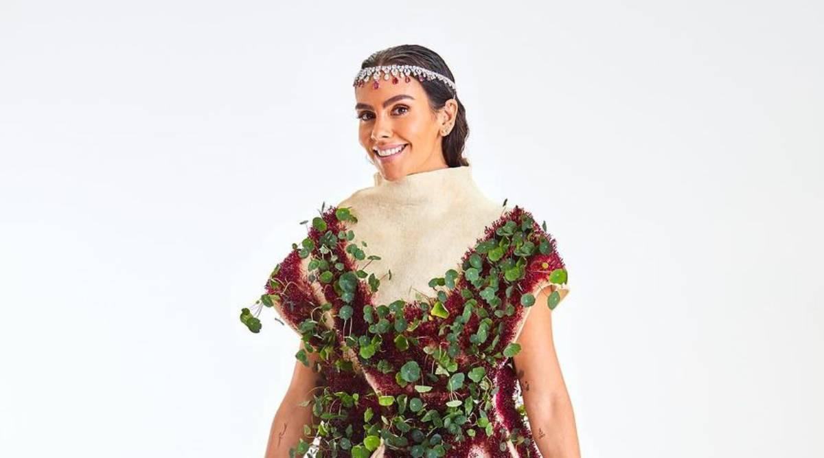 Cristina Pedroche con un diseño sostenible de Paula Ulargui en las Campanadas 2023