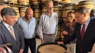 Luis Planas respalda en Montilla la futura Indicación Geográfica Protegida para el sector tonelero local