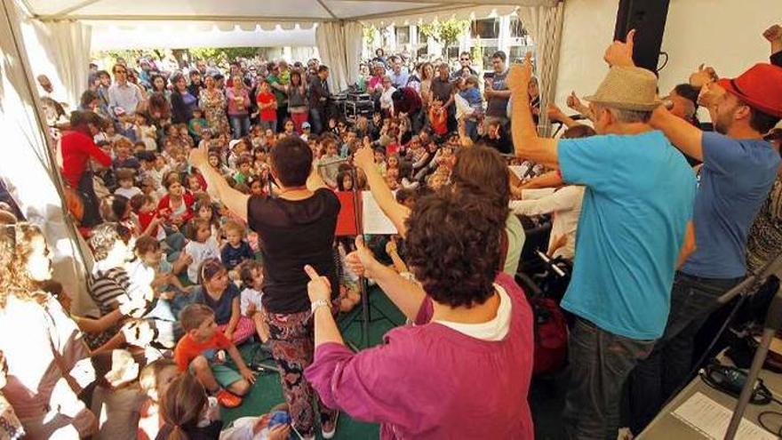 Un momento del concierto de Xiqui Xoque, Fiu Fiu, de María Fumaça.