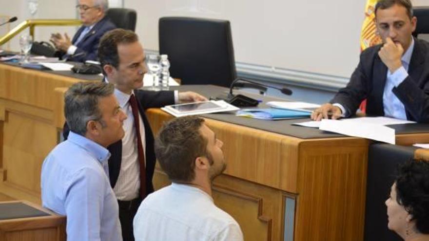 El presidente de la Diputación, César Sánchez, con Castillo, Chulvi, Fullana y Pérez.