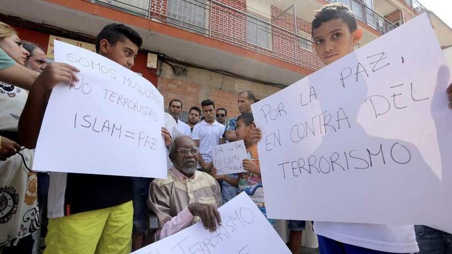 La comunidad islámica de Valladolid se manifiesta por la paz