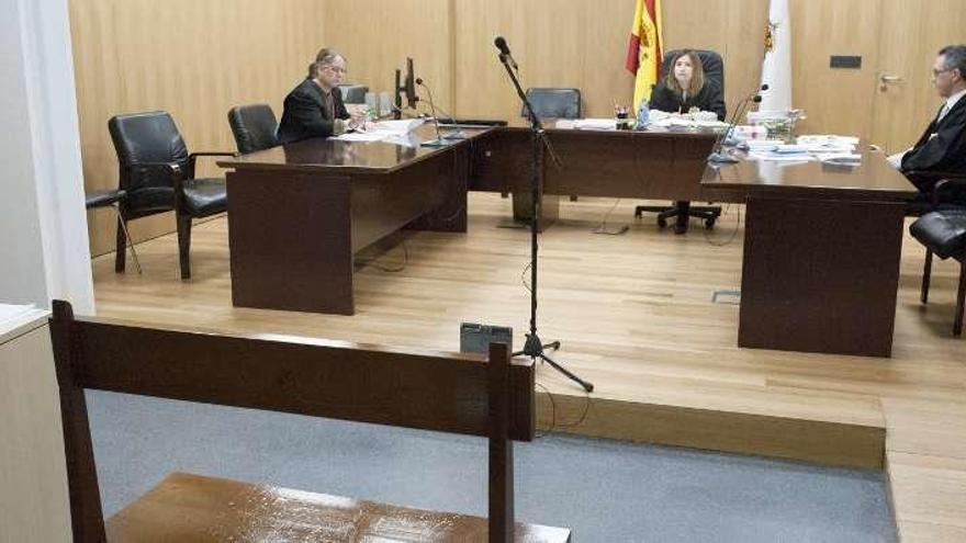 Sala de vistas del juzgado de lo Penal 2 de Ourense. // Brais Lorenzo