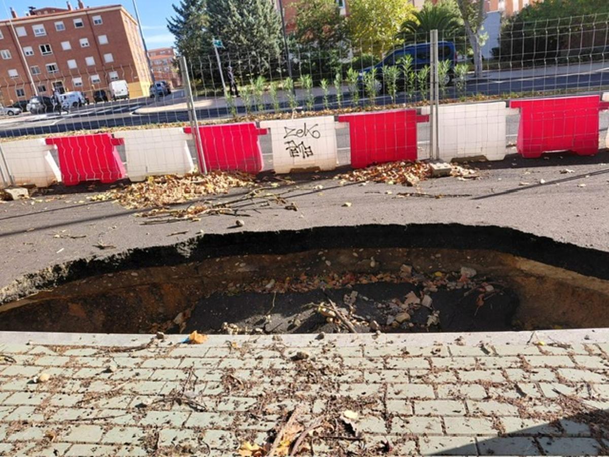 Socavón en Cardenal Cisneros