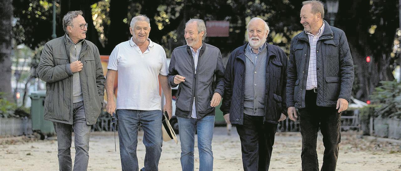 Cinco de los primeros trabajadores de la Generalitat, de izquierda a derecha: Joan Tamarit, José Antonio Franco, Ferran Verger, Juan Toboso y Joan Oltra.