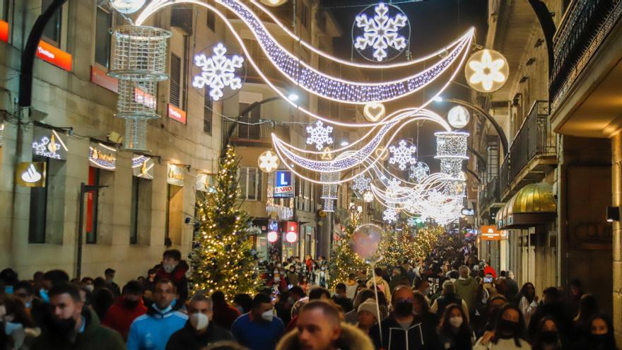 Persones al carrer durant l&#039;inici de la campanya de Nadal