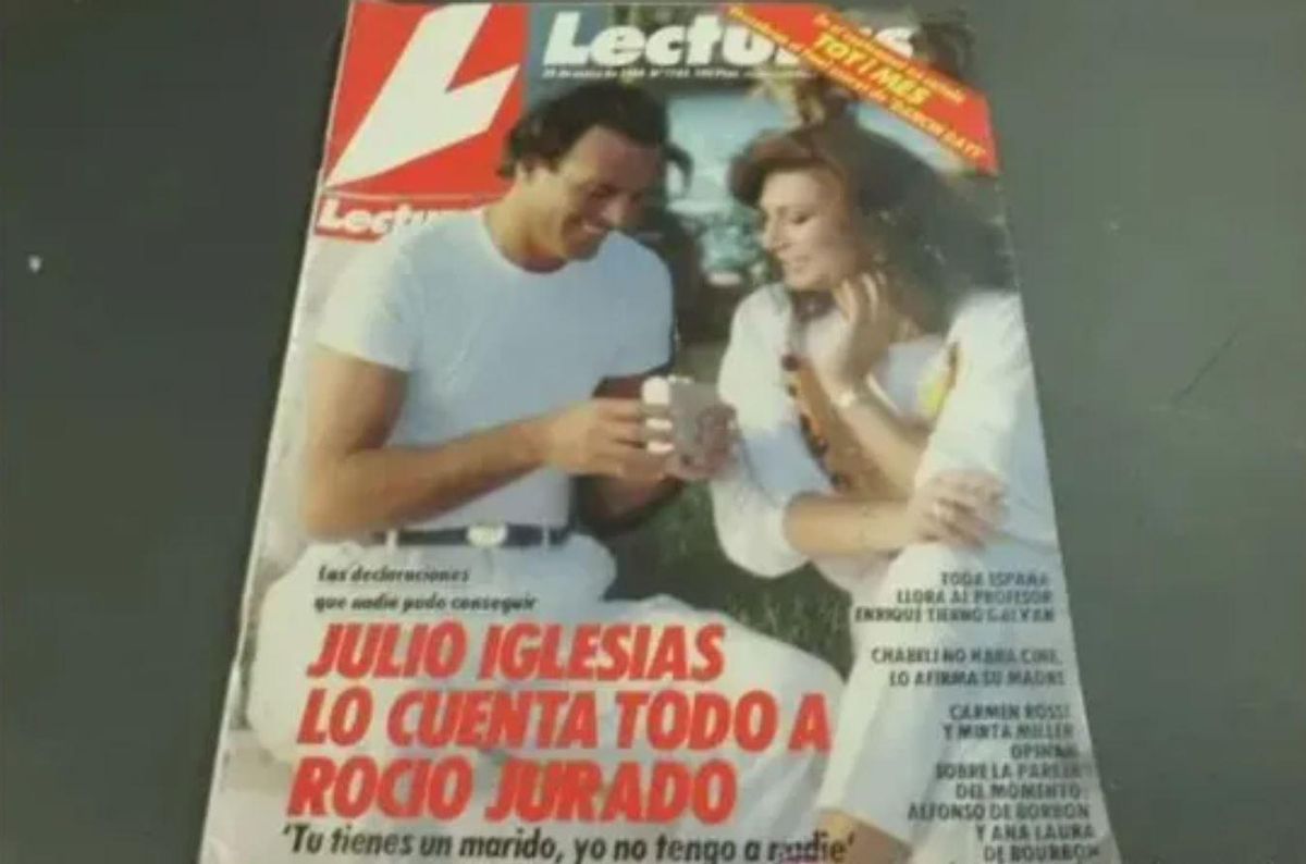 Portada del número de la revista Lecturas en la que Julio Iglesias entrevista a Rocío Jurado