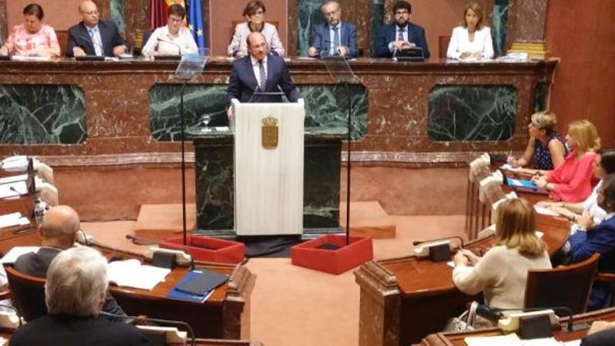 El presidente de la Región, durante su intervención en la Asamblea