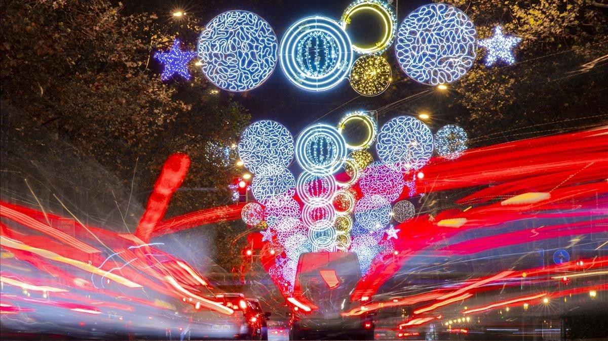 zentauroepp55997809 barcelona 26 11 2020 luces de navidad en gran via foto de fe201126225551