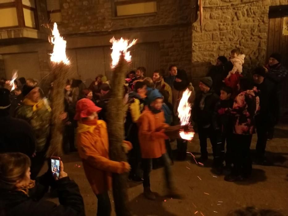 Participants en la crema de les faies a Bagà