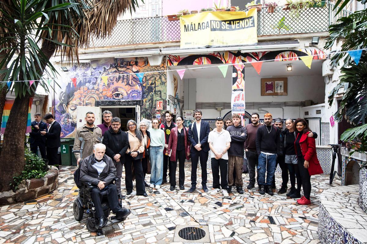 El ministro de Cultura, Ernest Urtasun, visita la Casa Invisible en Málaga capital