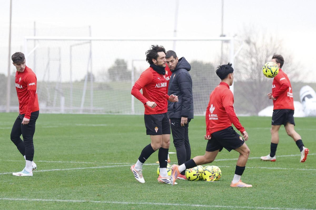 FOTOS: José Riestra ya lidera desde Mareo el proyecto del Sporting FOTOS: José Riestra ya lidera desde Mareo el proyecto del Sporting