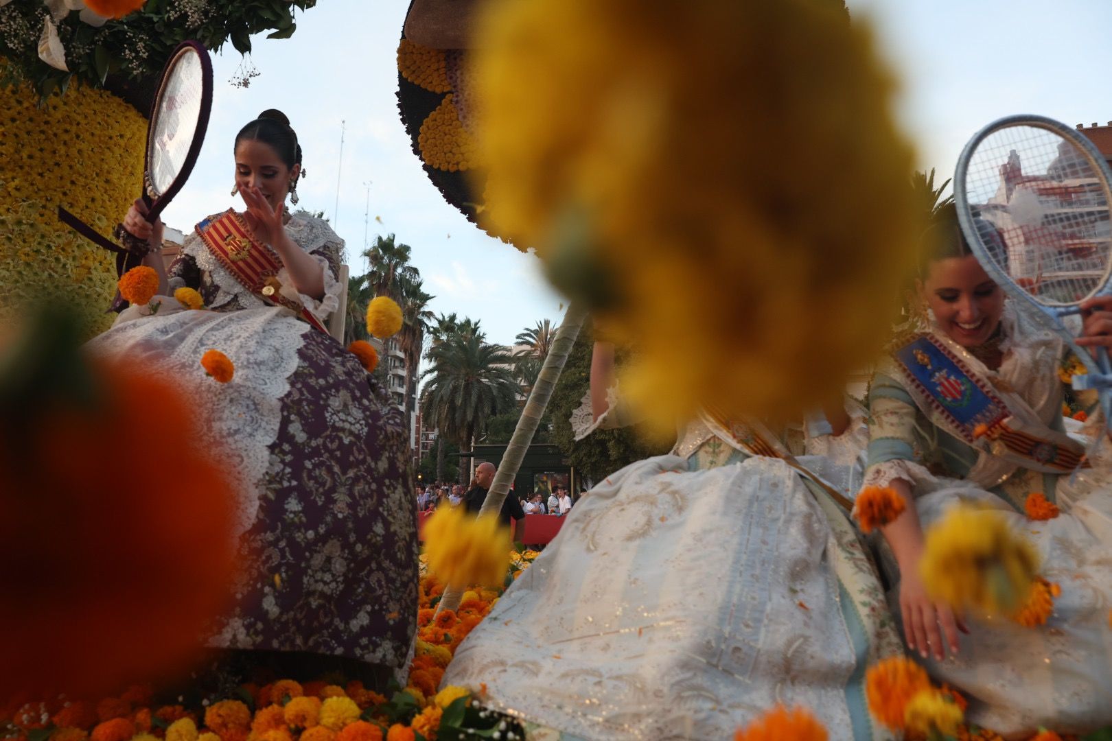 Fin de Feria para Carmen, Nerea y las cortes 2022 en la Batalla de Flores