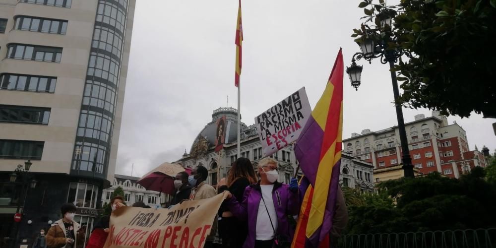 Concentración antirracista en Oviedo