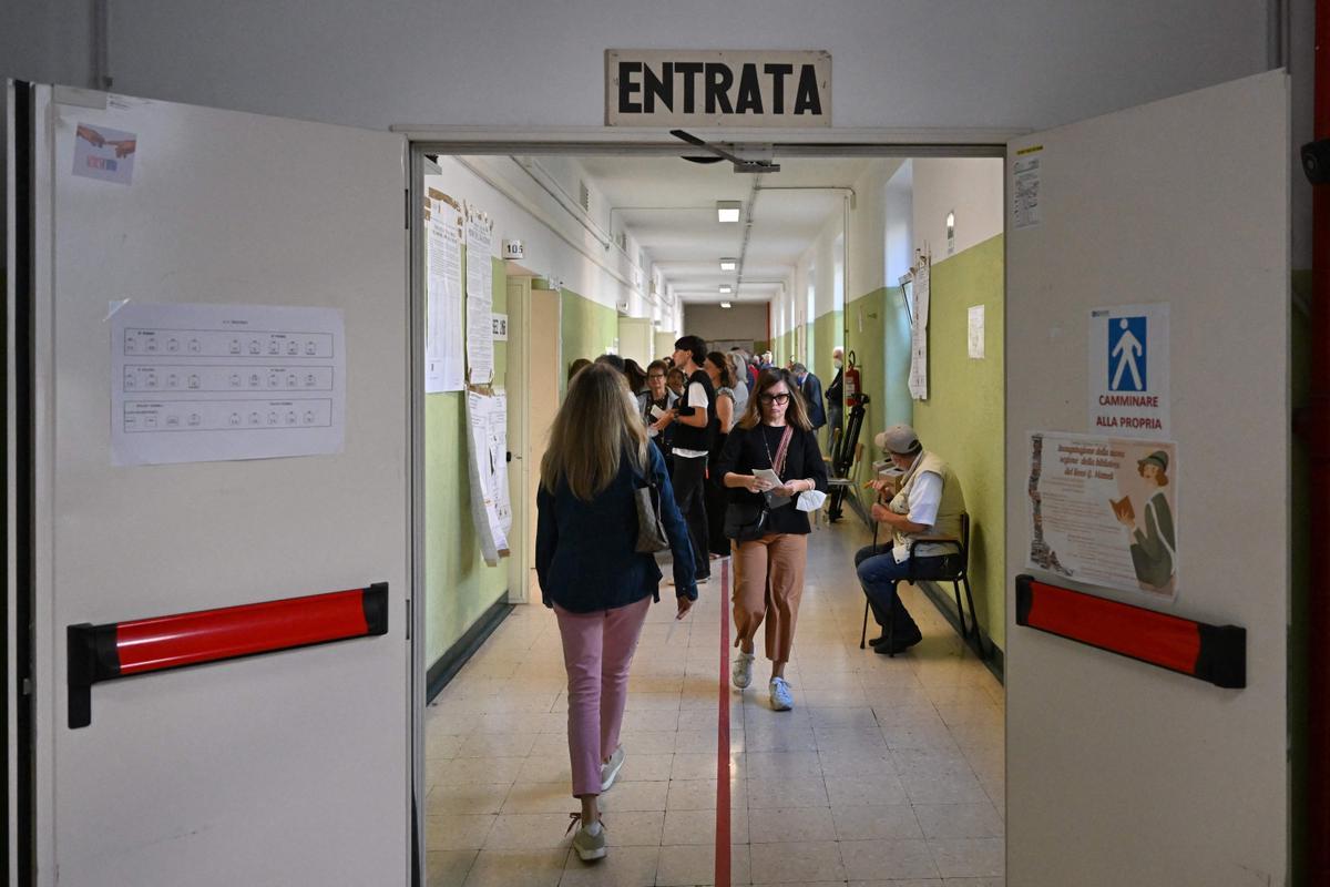 Colegio electoral en Roma, hoy hay elecciones legislativas en Italia.