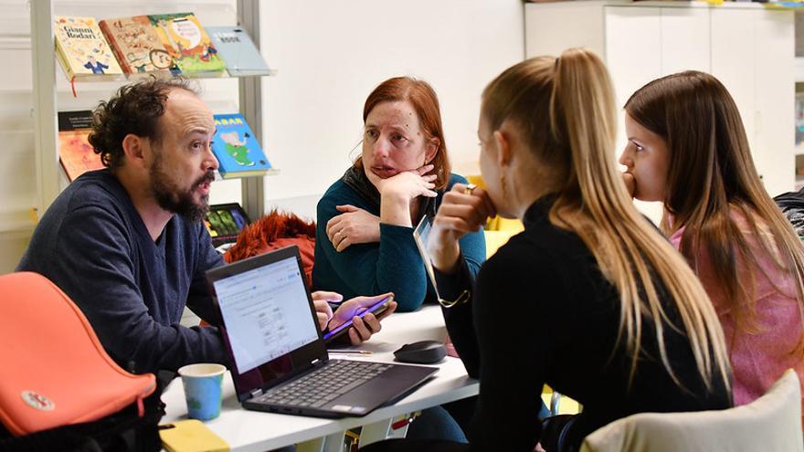 Persones amb diversitat intel·lectual treballen amb alumnes de mestre d&#039;UManresa en projectes d&#039;accessibilitat, ús responsable de l&#039;aigua i vulnerabilitat