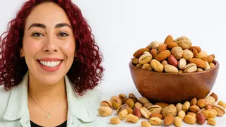 Priscilla Vázquez, pediatra y neonatóloga: "Los niños sí deben comer frutos secos...pero solo así"