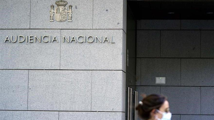 El juez imputa a exjefes de seguridad de Caixabank y Repsol por encargos a Villarejo