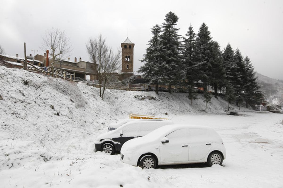 Imatge d’Espinelves (Osona), sota un mantell de neu.