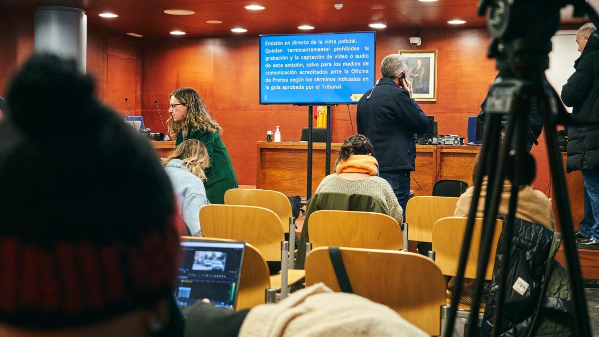 Imagen de la sala habilitada hoy para la prensa en la Audiencia de Cáceres.
