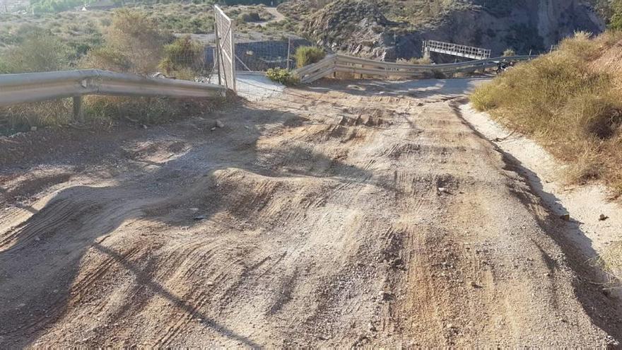 Los socialistas piden explicaciones al consistorio por las obras de acceso al castillo desde San José.