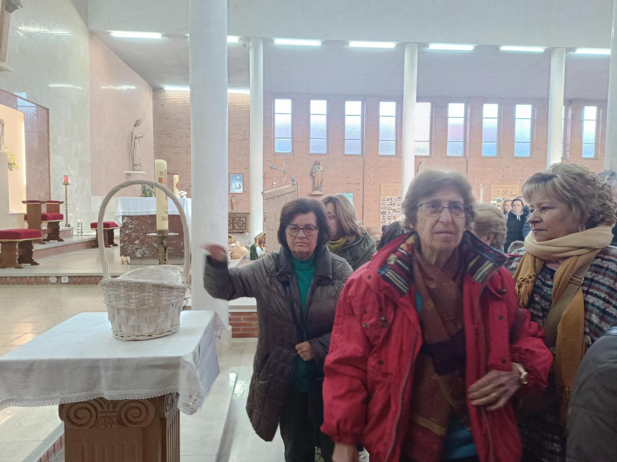 Más de 150 vecinos de Posada de Llanera marchan por la solidaridad