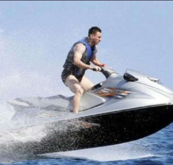 Messi, en moto de agua