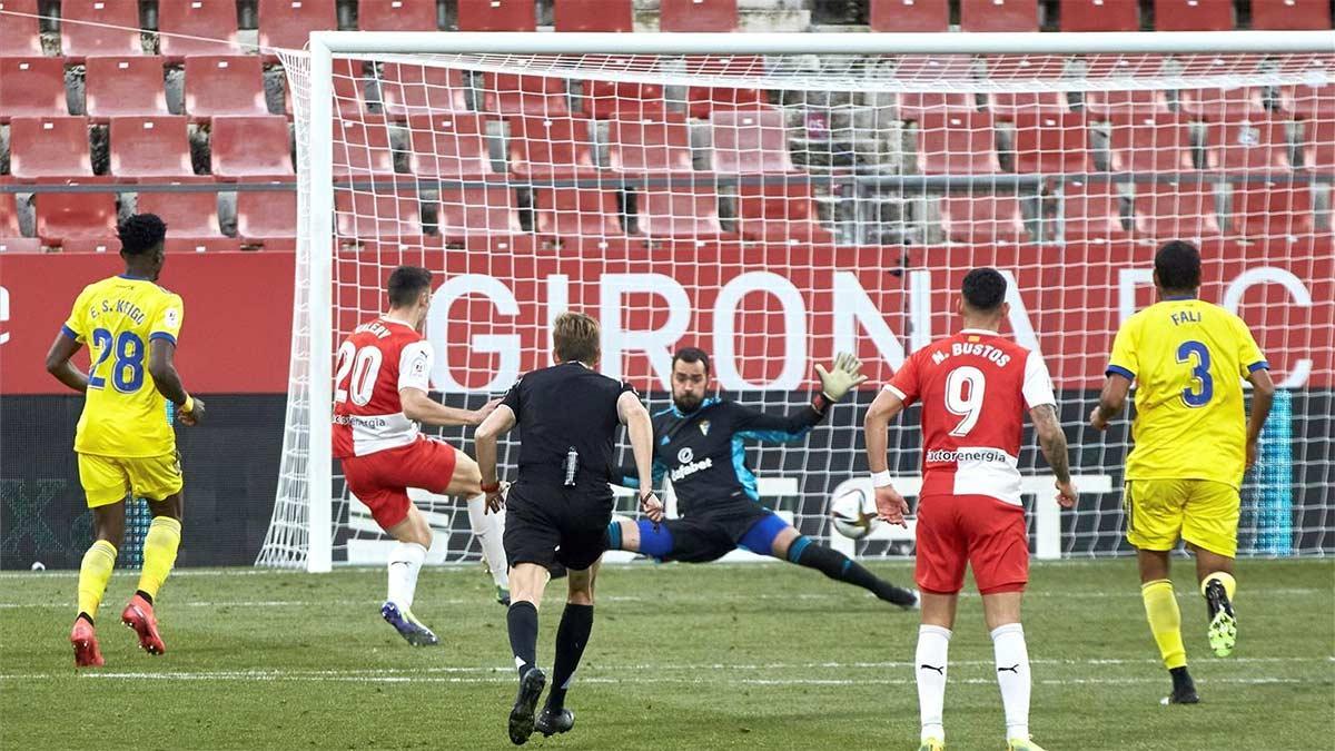 El Girona fue muy superior al Cádiz