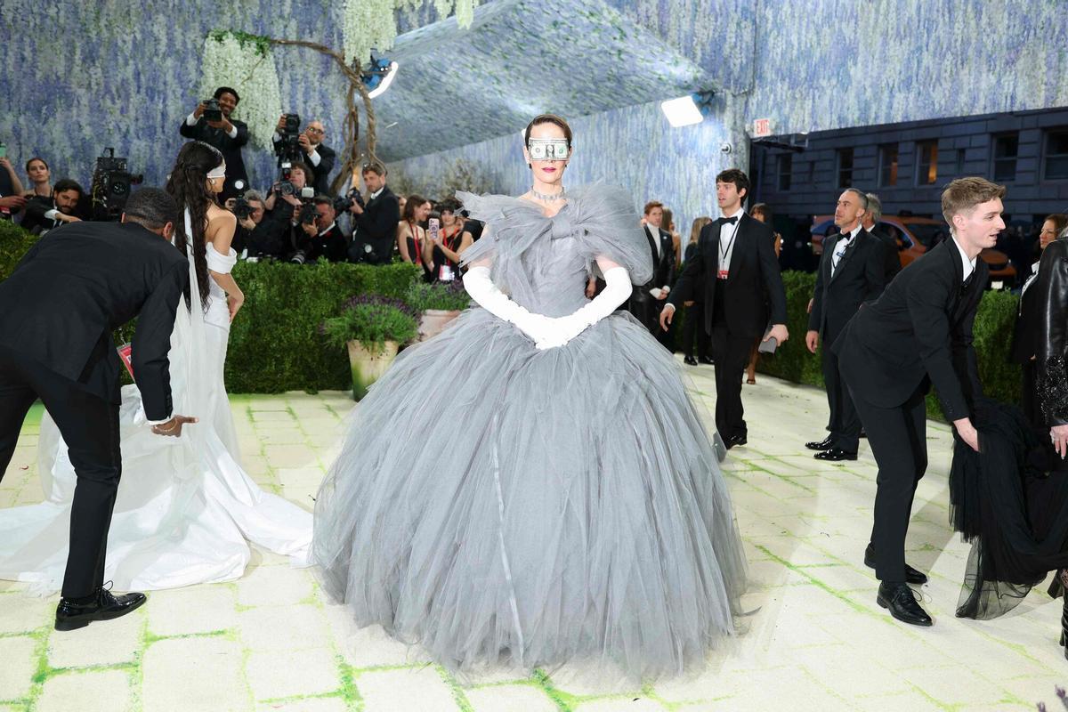 TOPSHOT - US actress Sarah Paulson arrives for the 2026 Met Gala celebrating "Costume Art" at the Metropolitan Museum of Art, in New York, on May 4, 2026. (Photo by Angela Weiss / AFP)