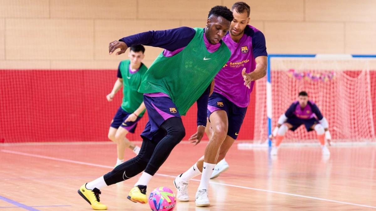 Pito, en tareas defensivas ante Touré
