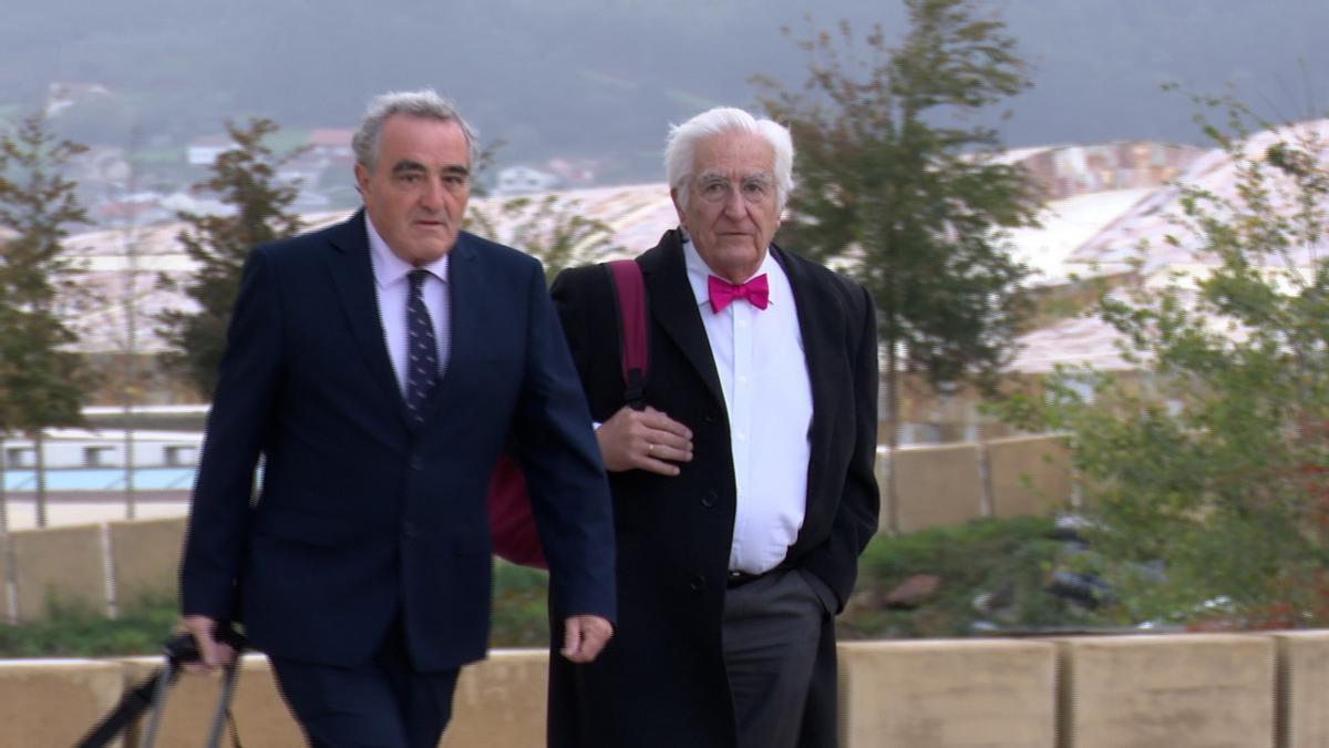 Los expertos en &#039;ERTMS&#039; Jorge Iglesias y Jaime Tamarit, a su llegada al juicio.