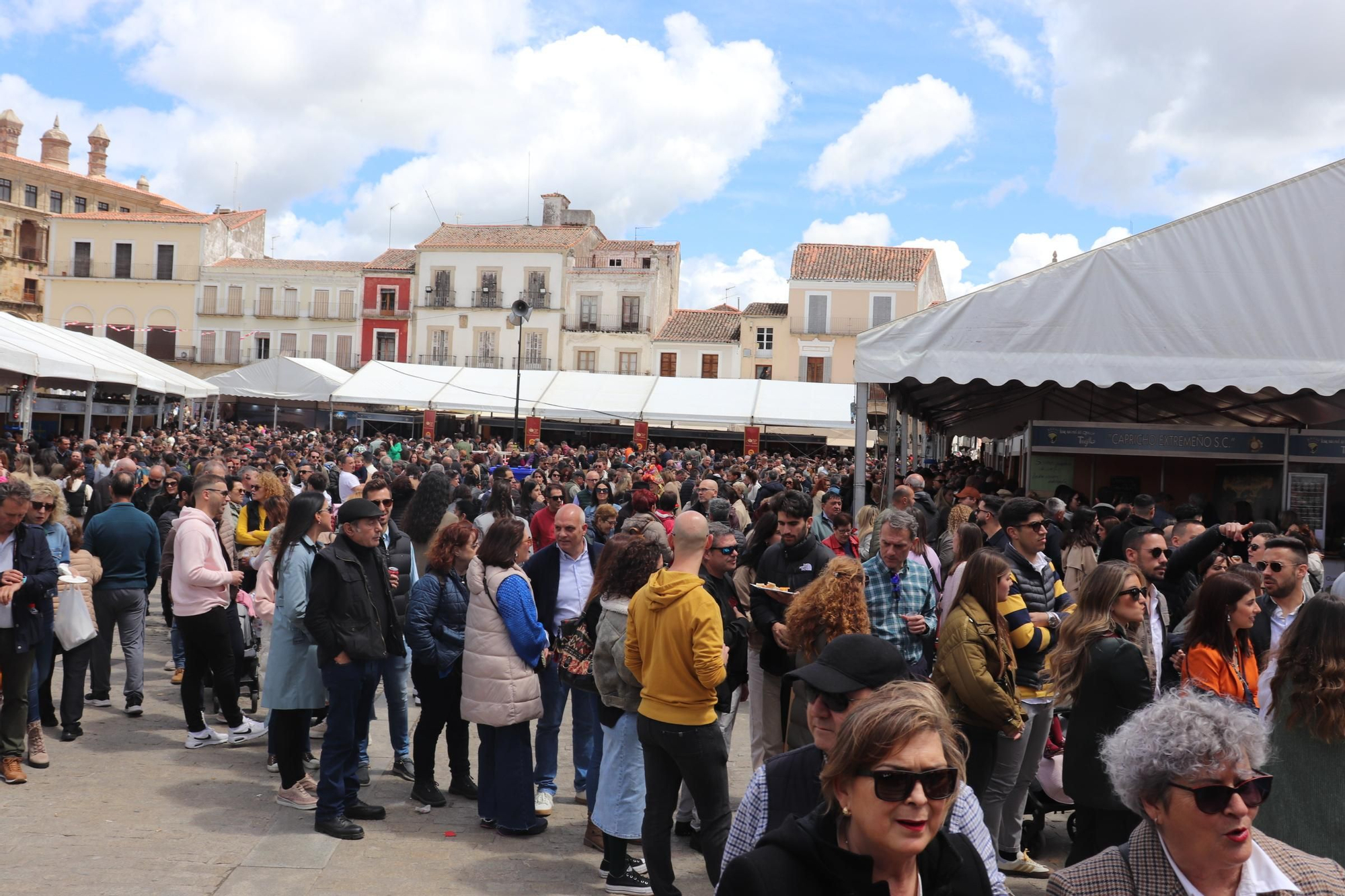 Primera jornada de la Feria Nacional del Queso de Trujillo