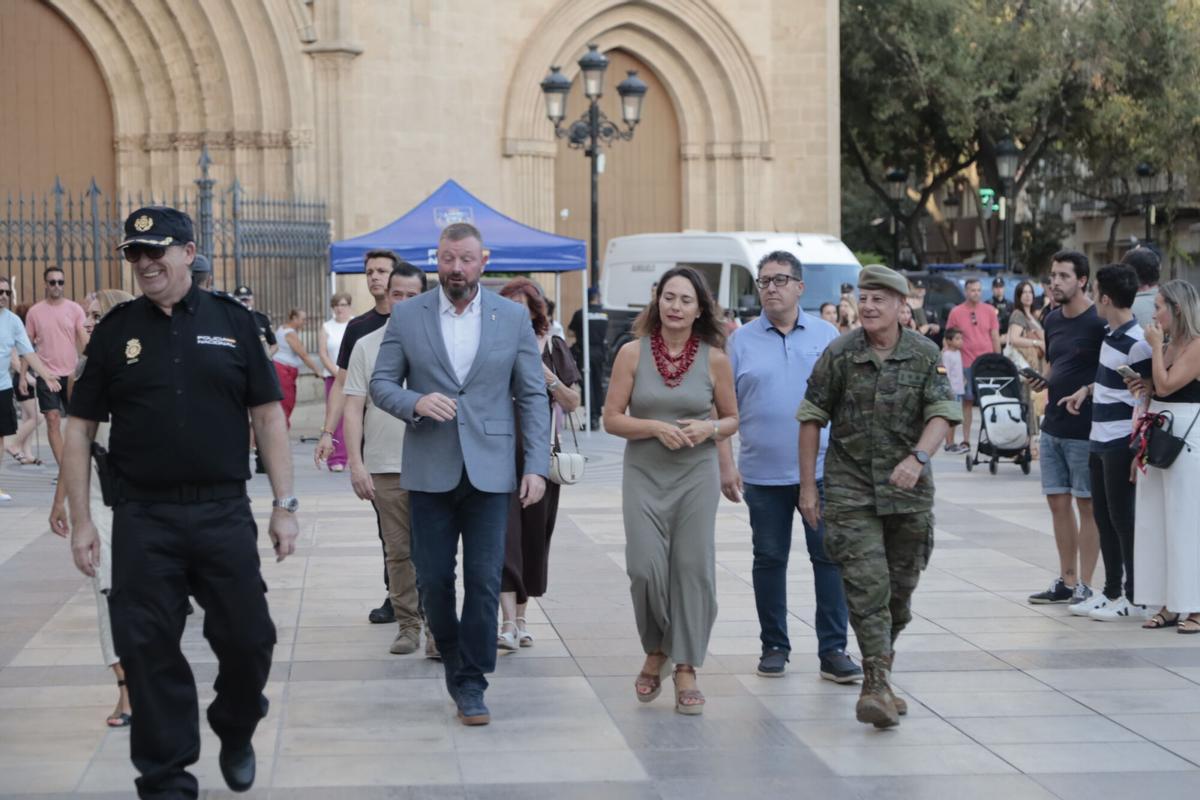 Galería | Máxima seguridad en Castellón para recibir al rey del ciclismo, Tadej Pogacar