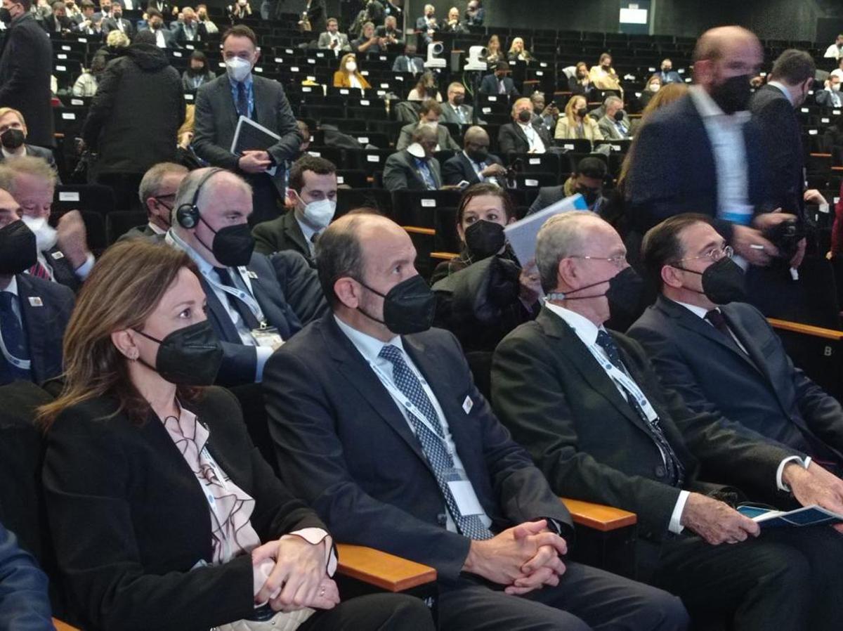 Patricia Navarro, junto a la delegación española de la Expo.